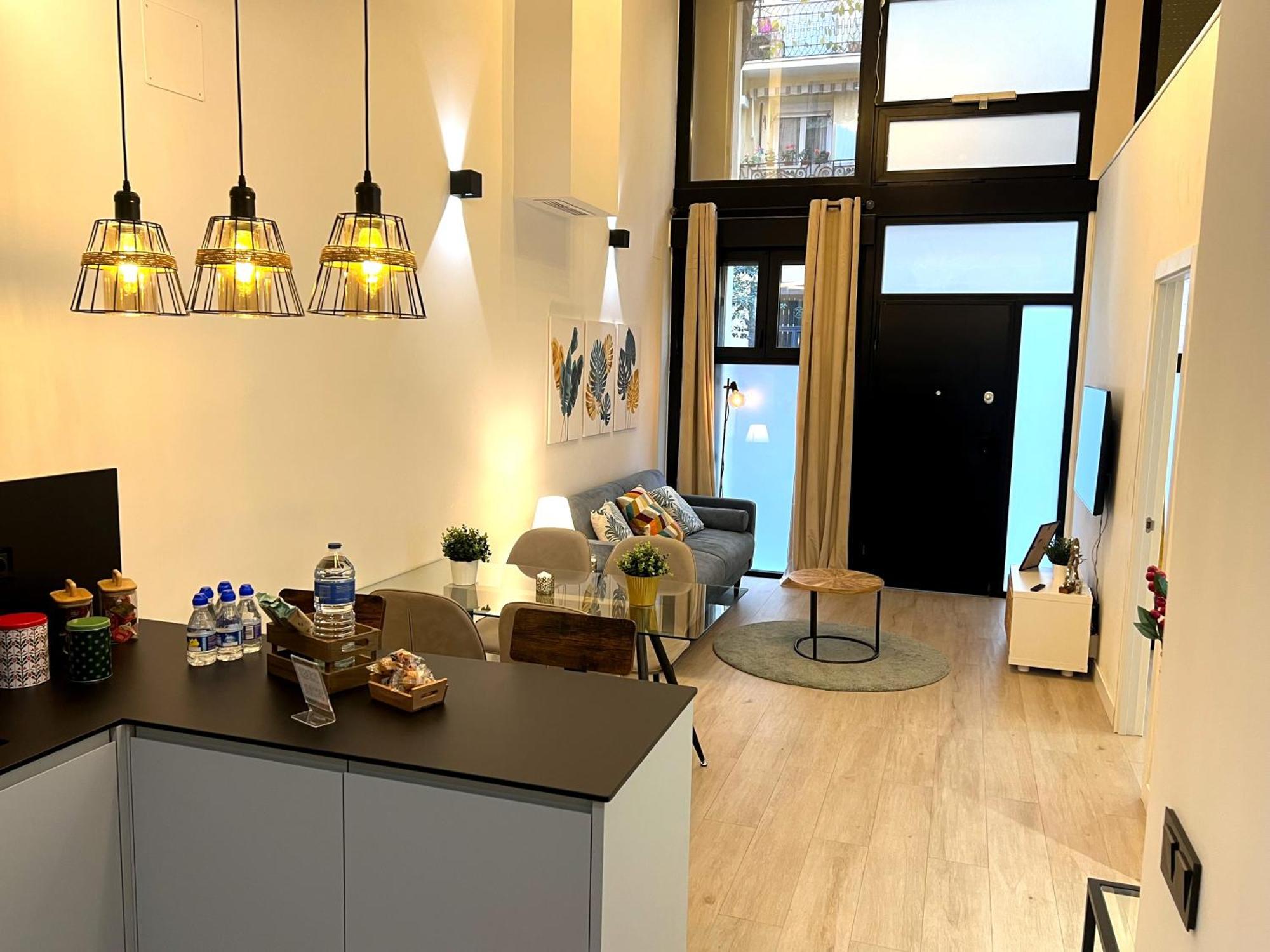 Duplex Moderno Y Acogedor Junto A Atocha Apartman Madrid Kültér fotó