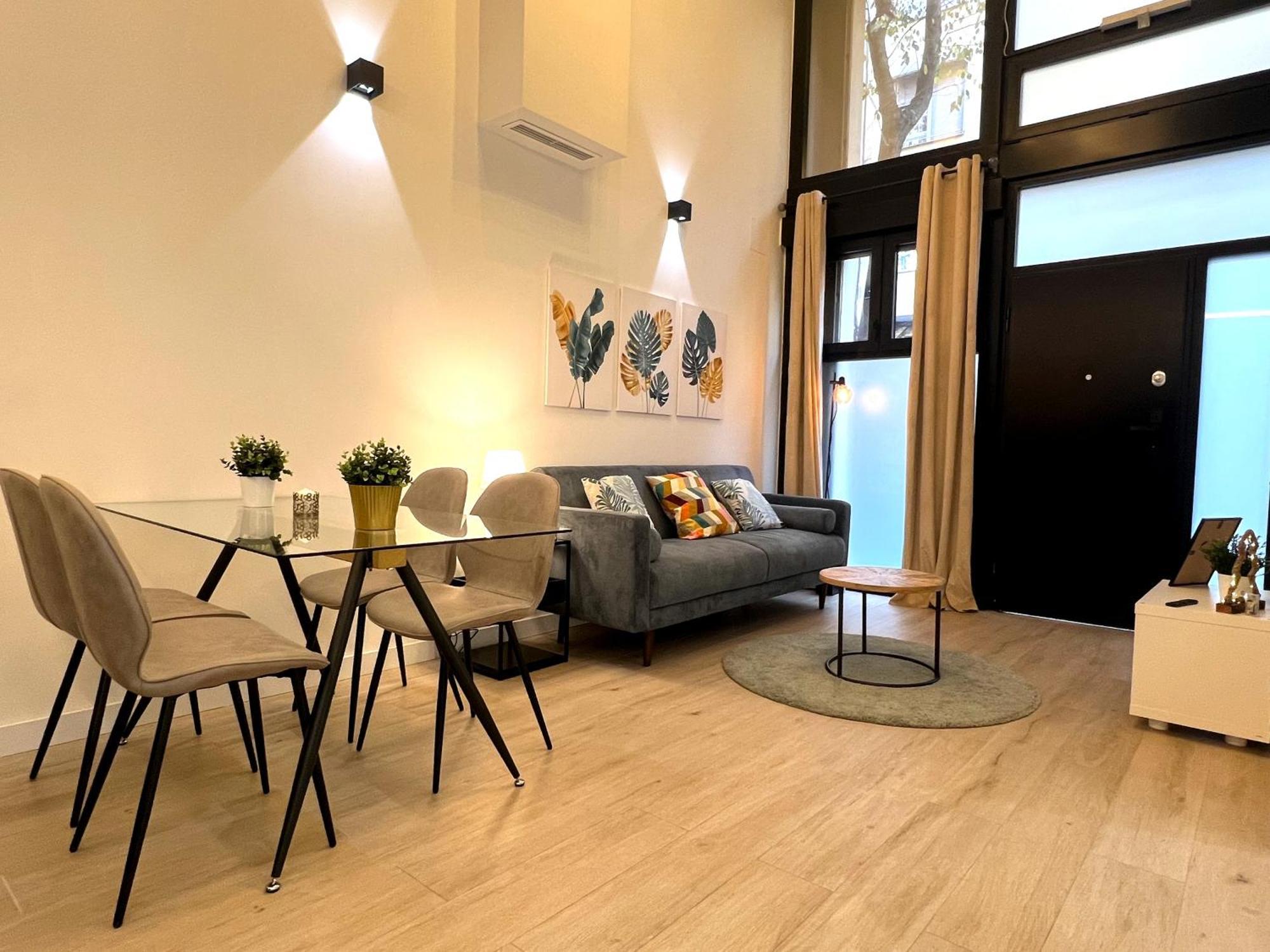 Duplex Moderno Y Acogedor Junto A Atocha Apartman Madrid Kültér fotó