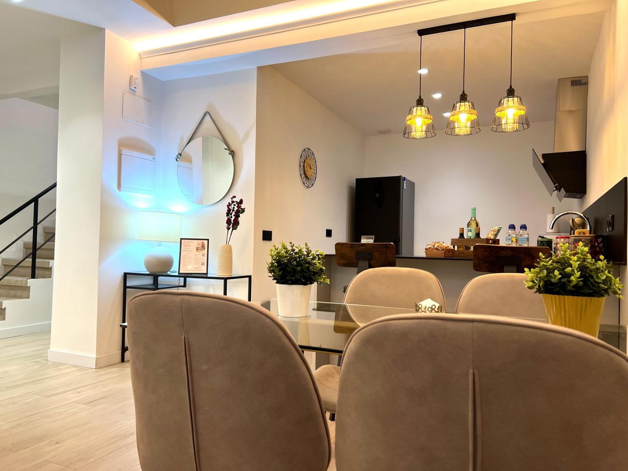 Duplex Moderno Y Acogedor Junto A Atocha Apartman Madrid Kültér fotó