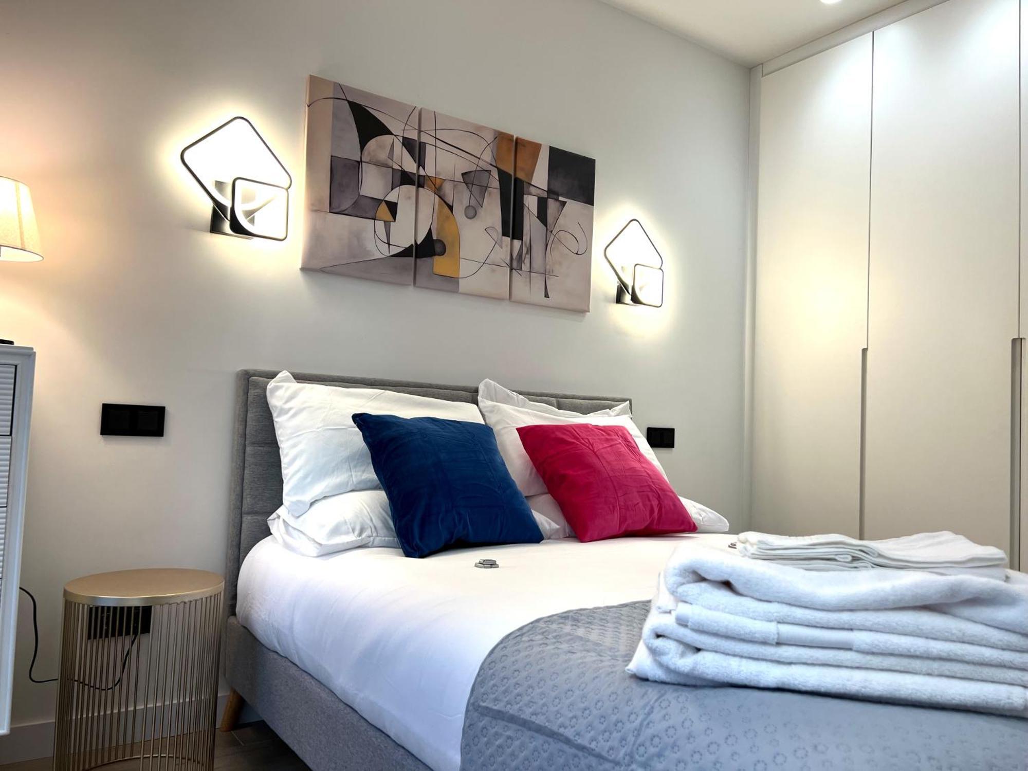 Duplex Moderno Y Acogedor Junto A Atocha Apartman Madrid Kültér fotó